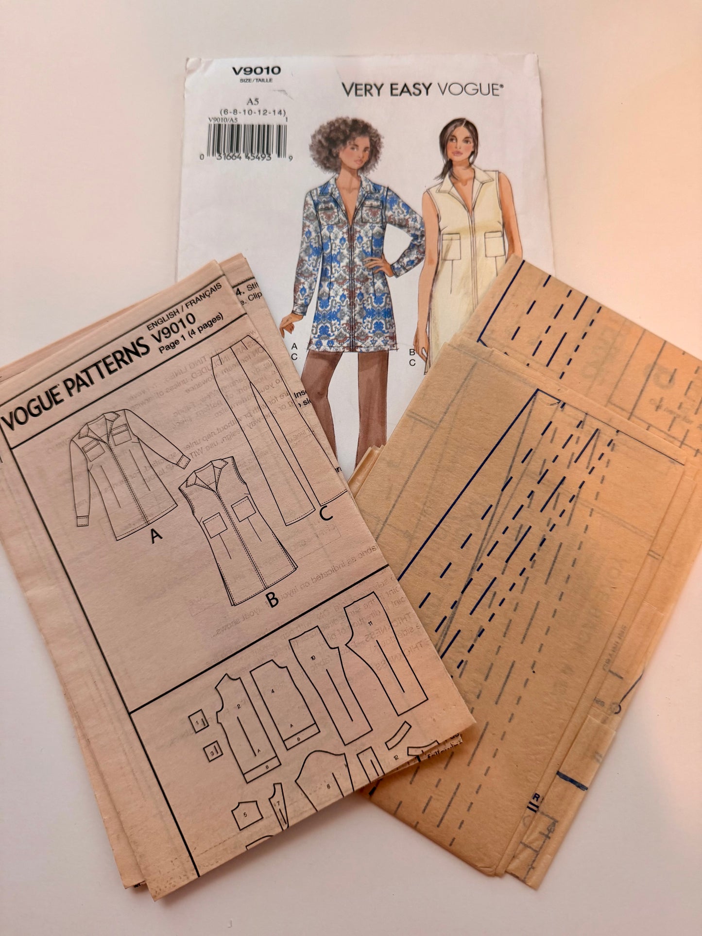 Vogue Pattern 9010 Very Easy Vogue Tunic & Pants
