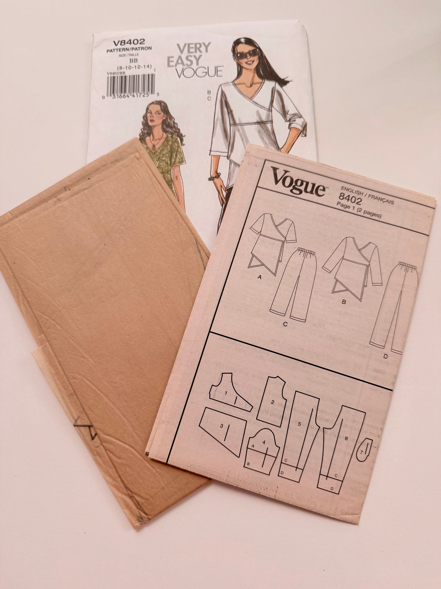 Vogue Pattern 8402 Very Easy Vogue Tunic & Pants